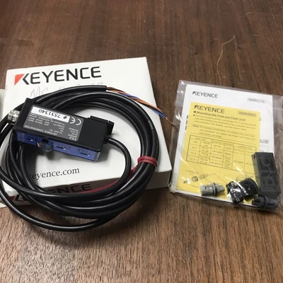 NEW Keyence FS2-60P Optical Fiber Sensor Amplifier - Image 1 of 4
