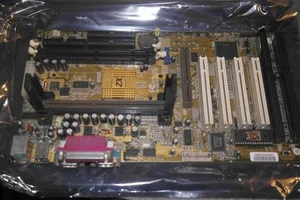 Slot 1 ATX motherboard AGP ISA PCI IDE FDD intel chipset - Picture 1 of 15