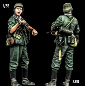 •Figura de resina 1/35 soldado alemán de la Segunda Guerra Mundial relajado de pie con kit modelo MP40 SMG 3310 - Imagen 1 de 4