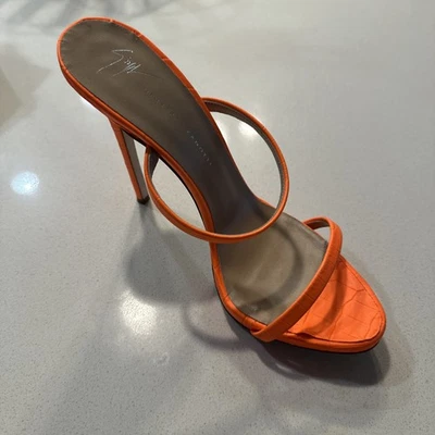 Giuseppe Zanotti Coline 110 Siutta PL Coccus Fluo Trend размер 38 - Изображение 1 из 3