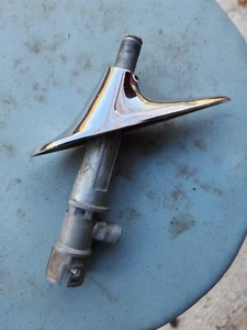 1961 -62 NOS Impala Antenna Body and Bezel - Foto 1 di 6