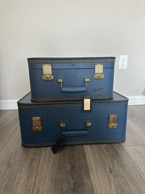 RARE 1940’s / 50’s Vintage 2 Piece Light Blue Starline Luggage’s - Image 1 of 4