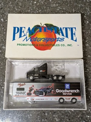 NASCAR DALE WONHARDT 1996 #3 Goodwrench Racing 1/64 Peachstate Hauler & Car Set Foto 1 de 3