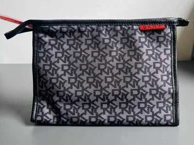 DKNY черный большой женщин макияж сумка / мужской туалет совершенно новый кожаный основание - Изображение 1 из 4