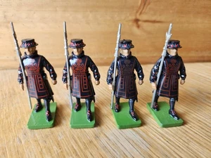 Britains Yeoman Warder Collectible Figures Set of 4 - Picture 1 of 5