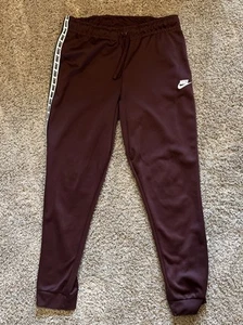 Nike Pants Men’s Small Maroon Logo Sweatpants Jogger Poly Repeat Tape AR4912 - Picture 1 of 7