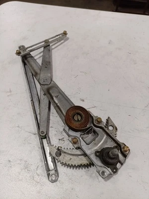 	Toyota Celica 1982 1983 1984 1985 OEM puerta derecha regulador manual Foto 1 de 4