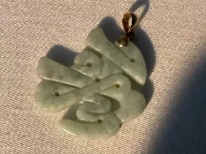 14K CARVED JADE Pendant Charm Vintage 14kt Gold Asian - Picture 1 of 3