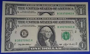 $1 1993 Web Press 2 Consecutive Ch. CU Notes Run 1/8 UNCIRCULATED - Picture 1 of 2