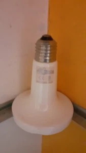 Lampadina infrarossi riscaldante in ceramica 75W, 220V, E27 Per Animali - Foto 1 di 3
