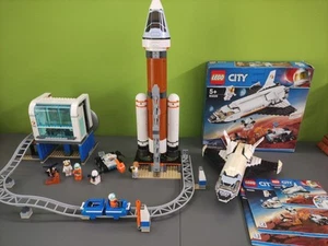 Lotto Lego City spazio 60228 Stazione Spaziale Con Razzo e 60226 shuttle marte - Foto 1 di 9