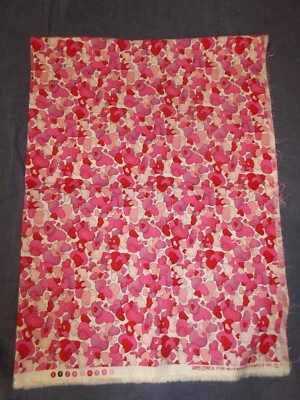 Almost 1 Yd (31 in) LUCY & ME for Hi-Fashion Fabrics - Pink/Red/White HEARTS - Image 1 of 2