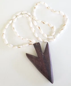 Vtg Spearhead Teak Wood Pendant White Olive Shell Bead Necklace 27.5" Claspless - Picture 1 of 5