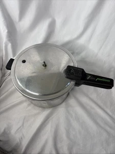 Vintage Presto Pressure Cooker Pot Aluminum 409A 6 Quart Jiggler Silver - Picture 1 of 10