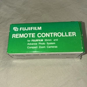 Fujifilm Wireless Remote Controller RC-1 for 35mm and APS Cameras - Picture 1 of 3