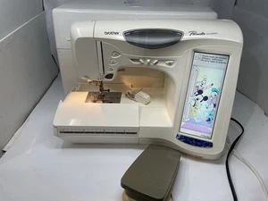 Disney Brother Pacesetter Sewing / Embroidery Machine ULT2002D In Case WORKS!!! - Picture 1 of 15