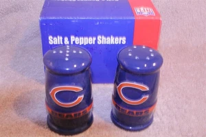 ENCORE CHICAGO BEARS CERAMIC SALT & PEPPER SHAKERS 3 1/2" - Picture 1 of 3