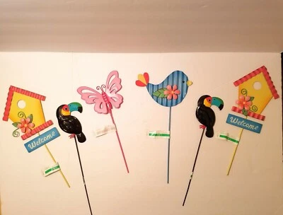 6 nuevas estacas para maceta de jardín Ashland de metal de hojalata caprichoso tucán mariposa  Foto 1 de 4