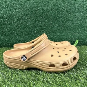Crocs Classic Clogs Womens 8 Wheat Tan Shoes Casual Comfort Outdoor Slip On NEW - Picture 1 of 14