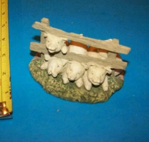 Pigs Figurine Pigs Want Out / Pigs In Fence Figurine - Picture 1 of 4