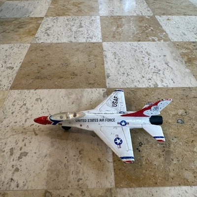 Ertl Matchbox F-16A 1978 LOCKHEED MARTIN United States Air Force USAF Collectors - Image 1 of 4