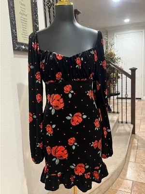 Vestido Corto Forever 21 Rojo Terciopelo Floral Rosa Fuera del Hombro Volantes -Talla L Foto 1 de 4