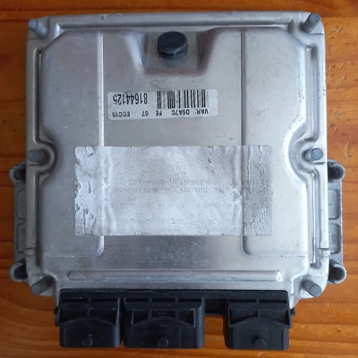 CALCULATEUR PEUGEOT 406   2.0 HDI -DÉCODÉ -BOSCH EDC15C2 0281011520 / 9652183480 - Immagine 1 di 2