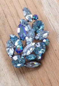 Spilla vintage Regency blu multicolore con strass/vetro. - Foto 1 di 11