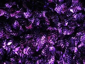 Sequins Leaves 14mm Metallic Purple 125g Bulk DIY Crafts Arts - Picture 1 of 2