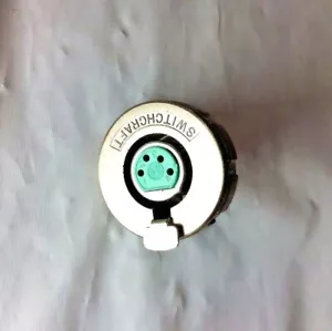 SWITCHCRAFT B4F 4 PIN FEMMINA PARATIA TELAIO MONTAGGIO PANNELLO - Foto 1 di 3