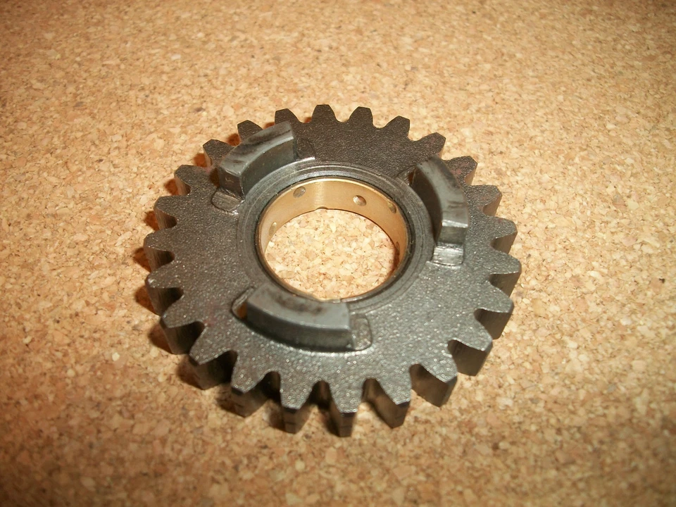 NUEVO Honda Elsinore 73 74 75 CR125 CR125M quinto eje principal engranaje 24T 23470-360-000 Foto 1 de 1