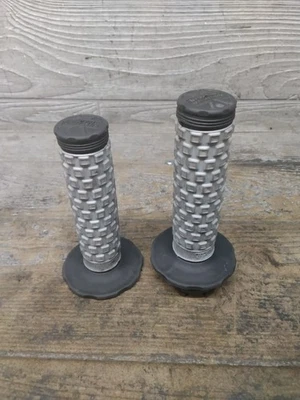 2011 09-12 Honda CRF450 CRF450R Front Protaper Hand Grips Throttle Tube BR-697 - Image 1 of 4