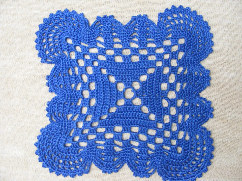 Spitzendeckchen vintage Spitze Tischdecke gehäkelt Deckchen Untersetzer alt Oma - Bild 1 von 1