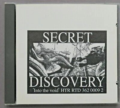 Secret Discovery  Into The Void  White cardsleeve with sticker und 5 Autogrammen - Bild 1 von 4