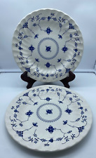 Vintage set of 2 Churchill Finlandia White and Blue Dinner Plates 10.25”    E54