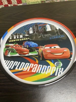 Placa de plástico melamina de autos de Disney para niños pequeños Zak Designs Gran Premio Mundial Pixar Foto 1 de 4
