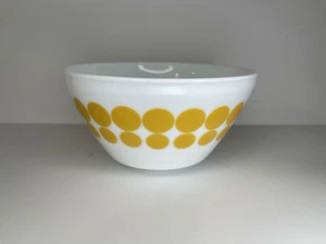 Vintage Pyrex 402 Mixing Nesting Bowl Yellow Polka Dots Retro MCM 1.5 Qt - Picture 1 of 5