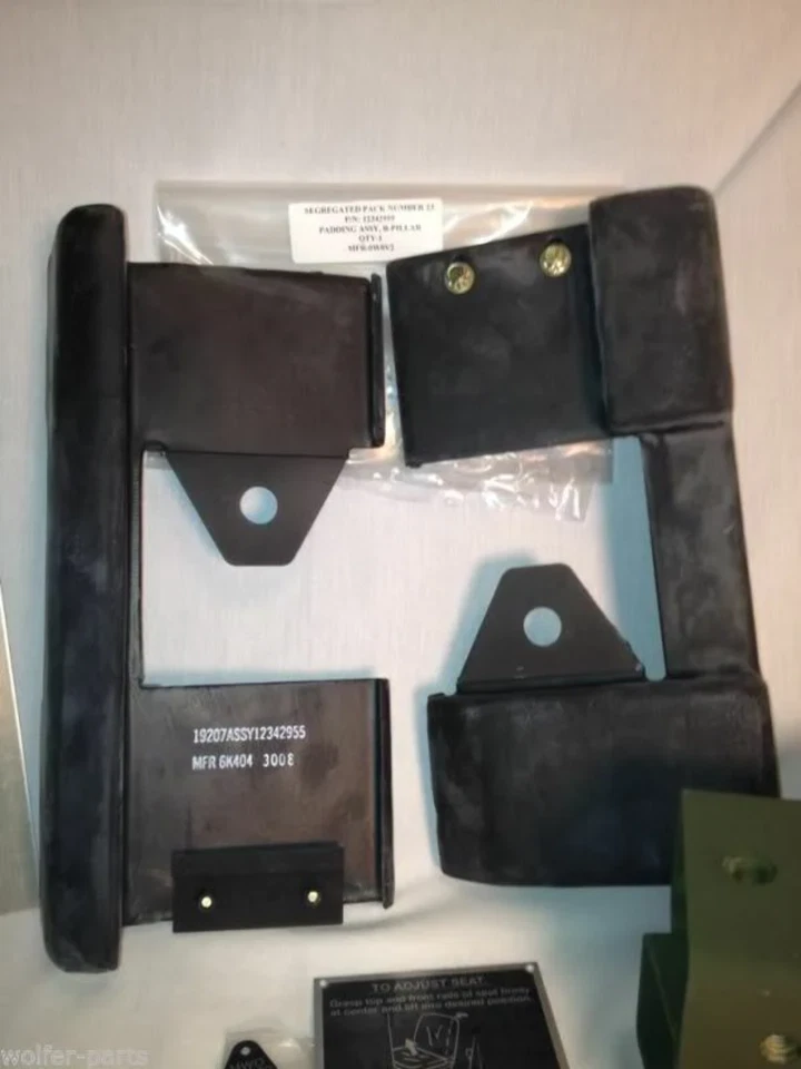 2 PADS --- Hummer M998 ; PAD, CUSHION, B PILLAR, LH & RH - 12342954 & 12342955 - Image 1 of 1