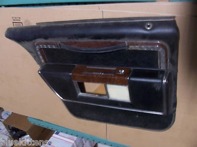 Olds Regency 98 1977 panel de moldura de puerta trasera izquierda usado OEM Oldsmobile 1978 1979 Foto 1 de 4