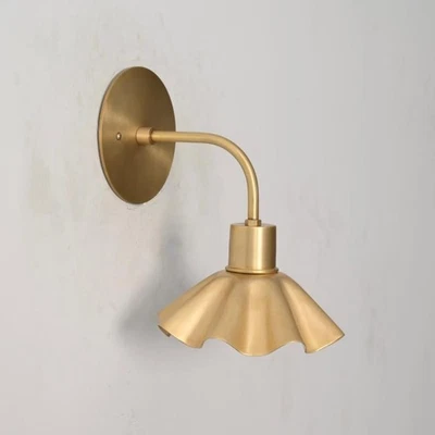 "Modern Brass Flower Wall Sconce | Elegant Minimalist Flower-Shaped Lamp - Image 1 of 4