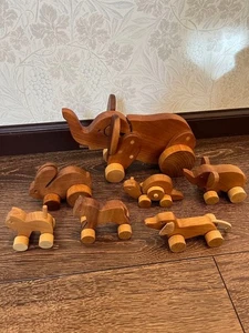 Set 7 statuine animali in legno Orskov - Danimarca metà secolo moderno - Foto 1 di 19