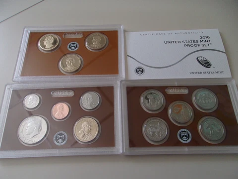 2016  US Mint 🇺🇸  Clad Proof Set - 13 Coin Set Cover