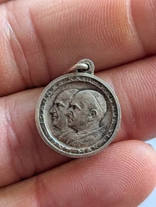 Catholic Pope John XXIII Paul VI Pont Max 2nd Vatican Council 800 Silver Charm - Picture 1 of 7