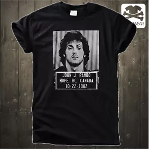 RAMBO FILM JOHN J RAMBO POLIZEIFOTO KULT 80s 90s NERD GESCHENK FUN SHIRT - Bild 1 von 2