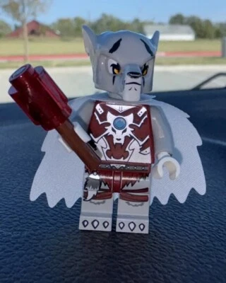 LEGO Legends of Chima Set 70011 Worriz Cape Minifigure - Image 1 of 4