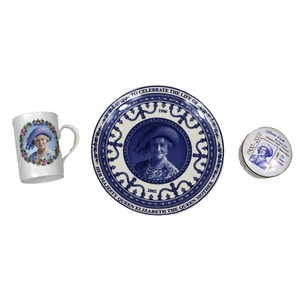 Queen Elizabeth The Queen Mother Wedgwood Plate & Trinket Box Bundle Collectable - Picture 1 of 13