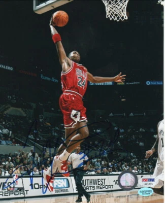 Tyrus Thomas-Chicago Bulls-Autographed 8x10 Basketball Photo-PSA/DNA - Image 1 of 2