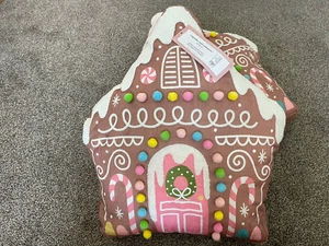 NUEVO NUEVO CON ETIQUETAS CUPCAKES y ALMOHADA DE CACHEMIRA CASA DE PAN DE JENGIBRE Navidad ROSA - Imagen 1 de 3
