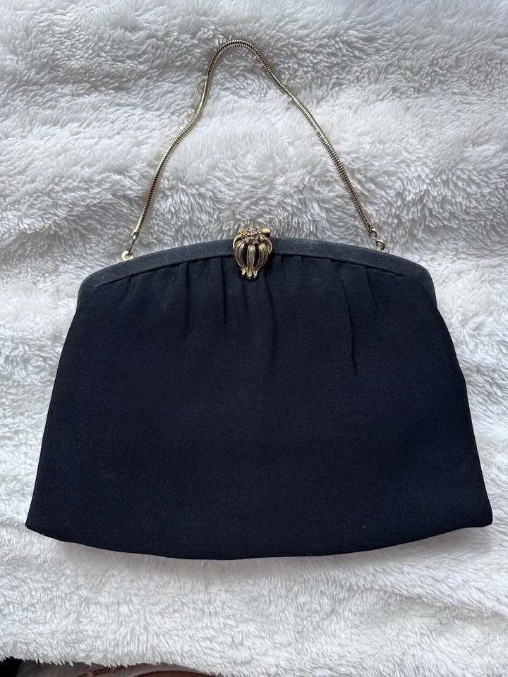Vintage HL black purse with gold chain 1950's - Image 1 of 4