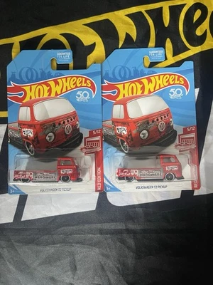 Hot Wheels 2017 Target Red Edition 5/12 Volkswagen T2 Pickup - Imagem 1 de 4